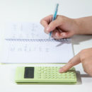 Kalkulator naukowy Deli ED240SR LonGreen