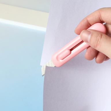 Nożyk biurowy mini Deli EM410 LonGreen